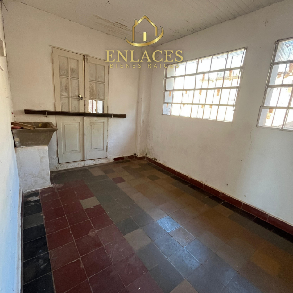 Casa en venta sobre importante Avenida