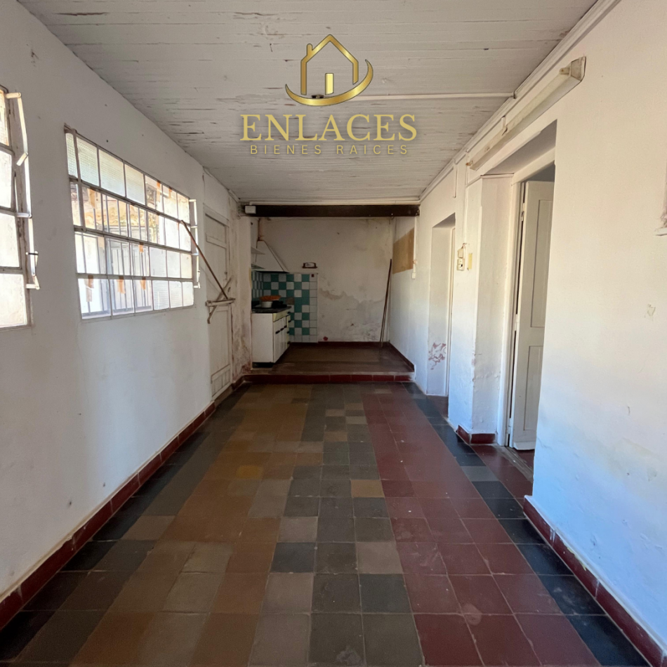 Casa en venta sobre importante Avenida