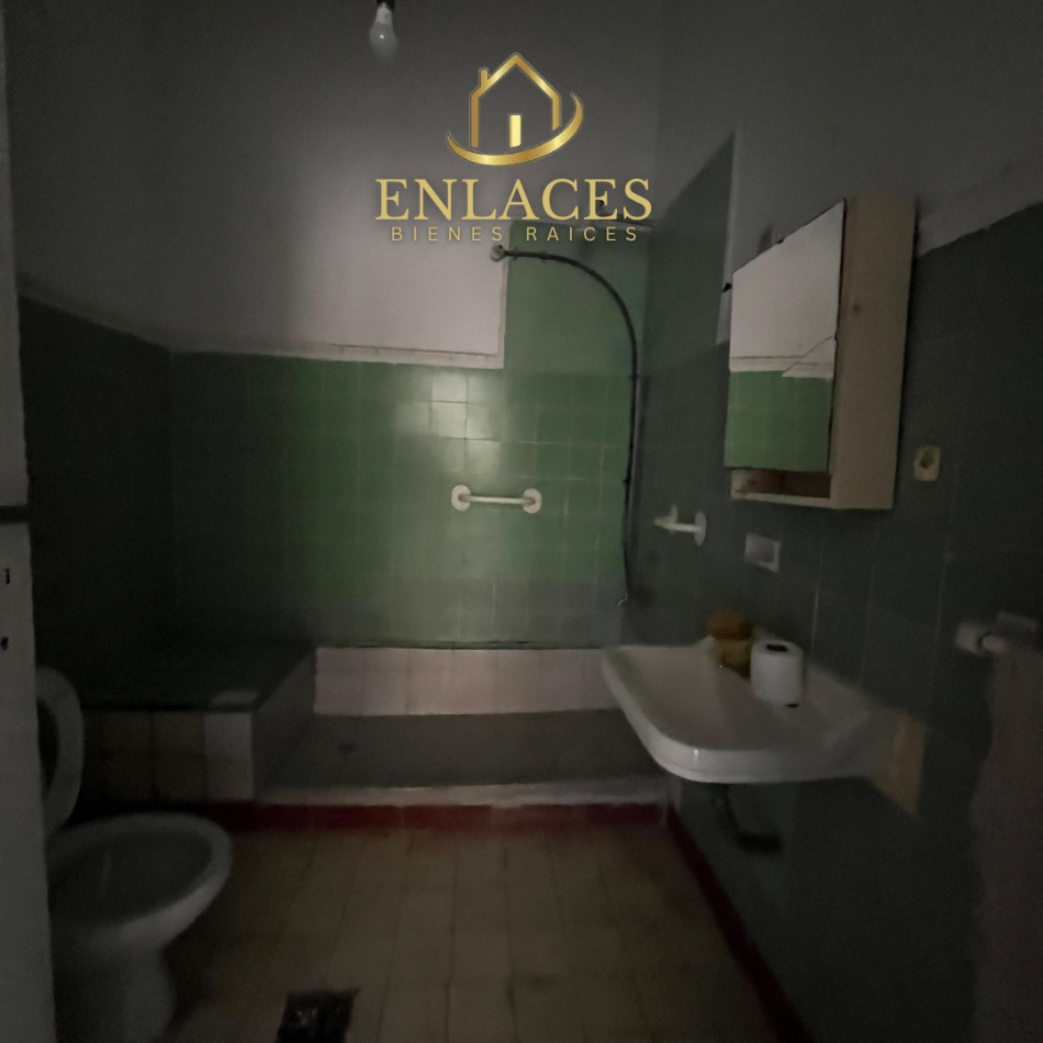 Casa en venta sobre importante Avenida